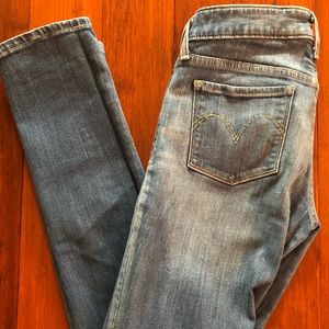 Levi Slight Curve Skinny Jeans